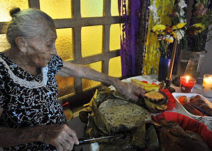 En Tenabo, Campeche, las comunidades mayas preservan recetas en el Día de Muertos. Foto: Cuartoscuro