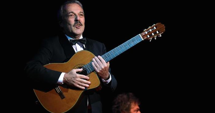 El músico Daniel Rabinovich, durante una actuación de Les Luthiers. Foto: EFE