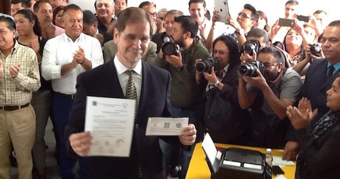 Abasave durante su registro de afiliación al PRD. Foto: Twitter @PRDmexico