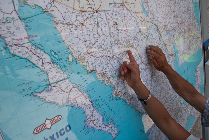 Dentro de las capacidades perdidas, muchos señalan la orientación mediante mapas como la más común. Foto: Cuartoscuro