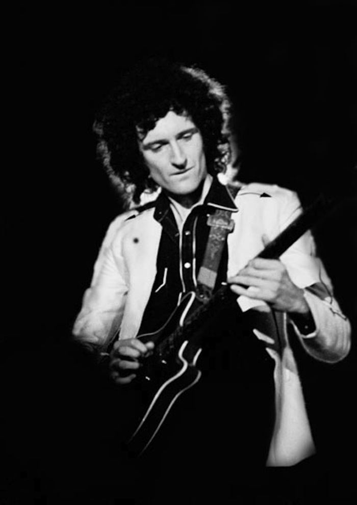 El ex guitarrista de Queen diseñó en los 60 un instrumento con las características propias de lo que él consideraba la guitarra perfecta. Foto: Wikimedia Commons