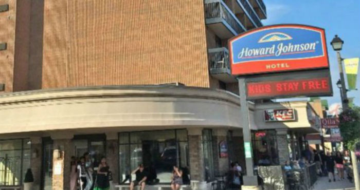 Los trabajadores del hotel descubrieron que los llantos salían de la caja fuerte de la habitación. Foto: Niagara Falls Reviews