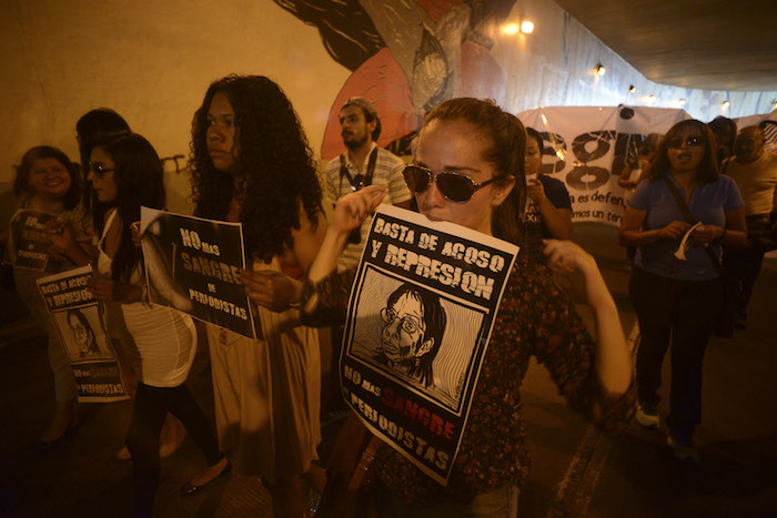 Manifestantes exigen justicia en abril de 2014, a dos años del asesinato de Regina Martínez. Foto: Cuartoscuro
