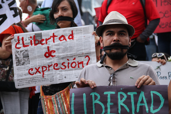 Imagen tomada durante la concentración por la muerte de Rubén Espinosa en el DF. Foto: Cuartoscuro