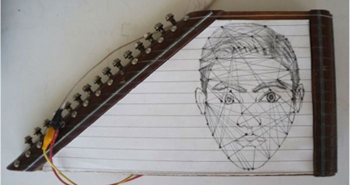 El sonido y la luz se conjuntan como si se tratara de líneas en la obra de Fabila. Foto: Cortesía