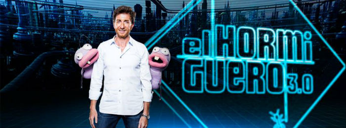 90 famosos en un avión es la diferencia entre “El hormiguero” original y los demás