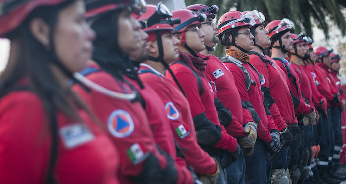 Miembros de la Brigada de rescate Topos de Tlatelolco. Foto: Cuartoscuro