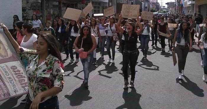 Jóvenes salieron a las calles a exigir justicia por las personas que fallecieron atropelladas por una patrulla. Foto: Zona Franca