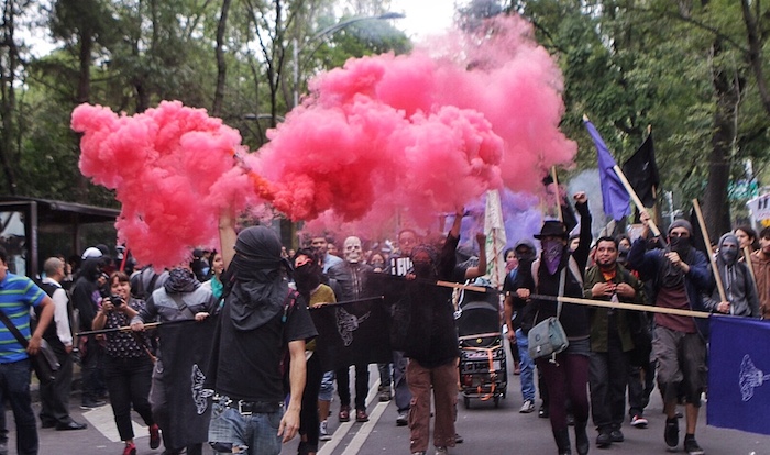Un grupo de anarquistas. Foto: Francisco Cañedo, SinEmbargo 