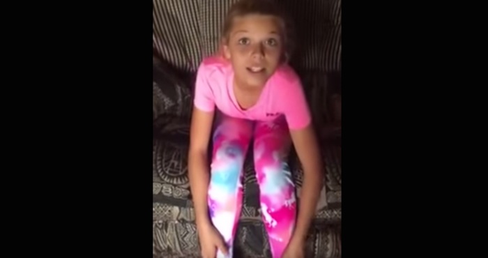 Una joven se emociona al descubrir que podrá empezar su tratamiento hormonal. Foto: Capturade pantalla