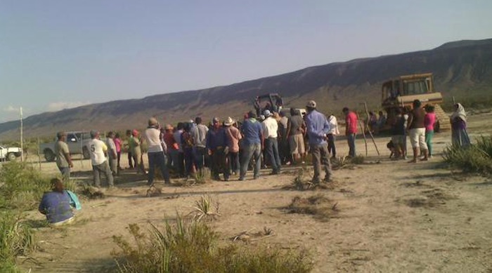 Pobladores de General Cepeda. Foto: Twitter @NoCimari