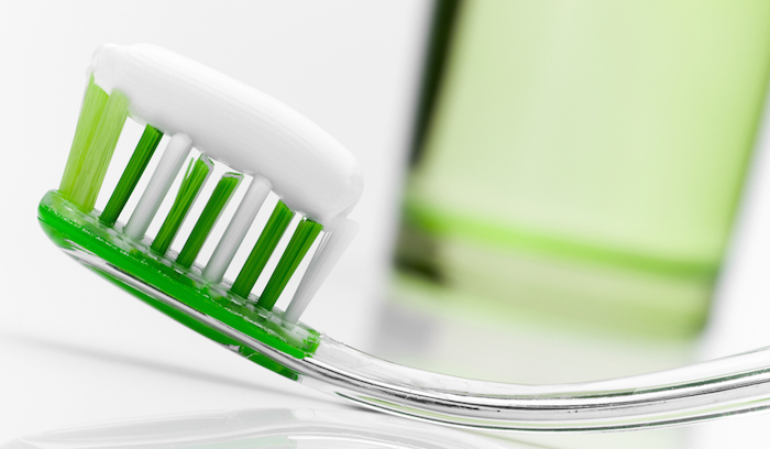 Cepillo Cepillo de dientes con pasta. Foto: Shutterstock