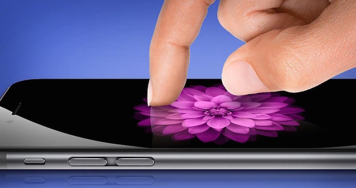 Paneles luminosos de publicidad de la plaza de Times Square, en Nueva York, ahora muestran: “Por favor, llamadlo iPhone 7”. Foto: TICbeat