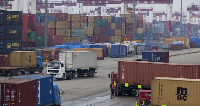 De acuerdo con la encuesta de Caxin, en abril se estancaron las nuevas órdenes y el trabajo relacionado con las exportaciones bajó por quinto mes consecutivo. Foto: EFE.