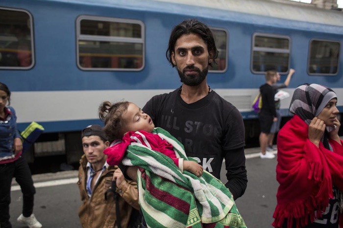 Según la ley, el primer país, excepto Grecia, al que llega un refugiado tiene que responsabilizarse de la tramitación de su solicitud de asilo. Foto: Matthew Cassel, VICE Media