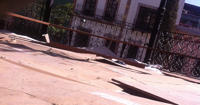 Plaza de Armas remodelación El piso del kiosco se encuentra en absoluta destrucción. Foto: Especial, SinEmbargo