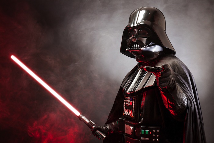 Darth Vader Quizás no sea posible un sable de luz real, pero la tecnología actual relacionada puede tener otras aplicaciones. Foto: Shutterstock