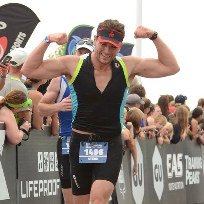 Maratonista consigue cita amorosa. Foto: The Huffington Post