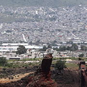 Mina de arena y piedra para continuar la expansio?n de la Ciudad. Foto: Humberto Padgett, Sinembargo