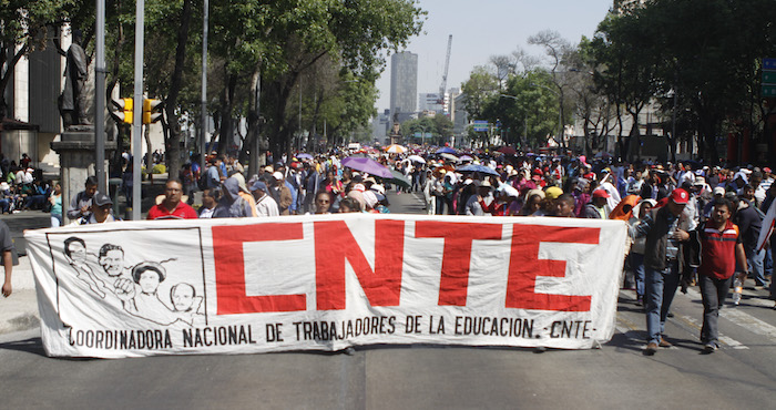 Maestros  marchan en la Ciudad de México. Foto: Cuartoscuro Foto: Cuartoscuro 