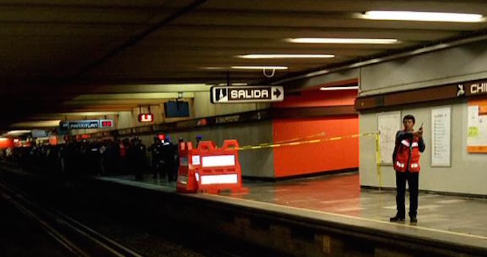 Usuarios reportaron la presencia de un objeto sospechoso. Foto: Vía Twitter @jesuskaede1