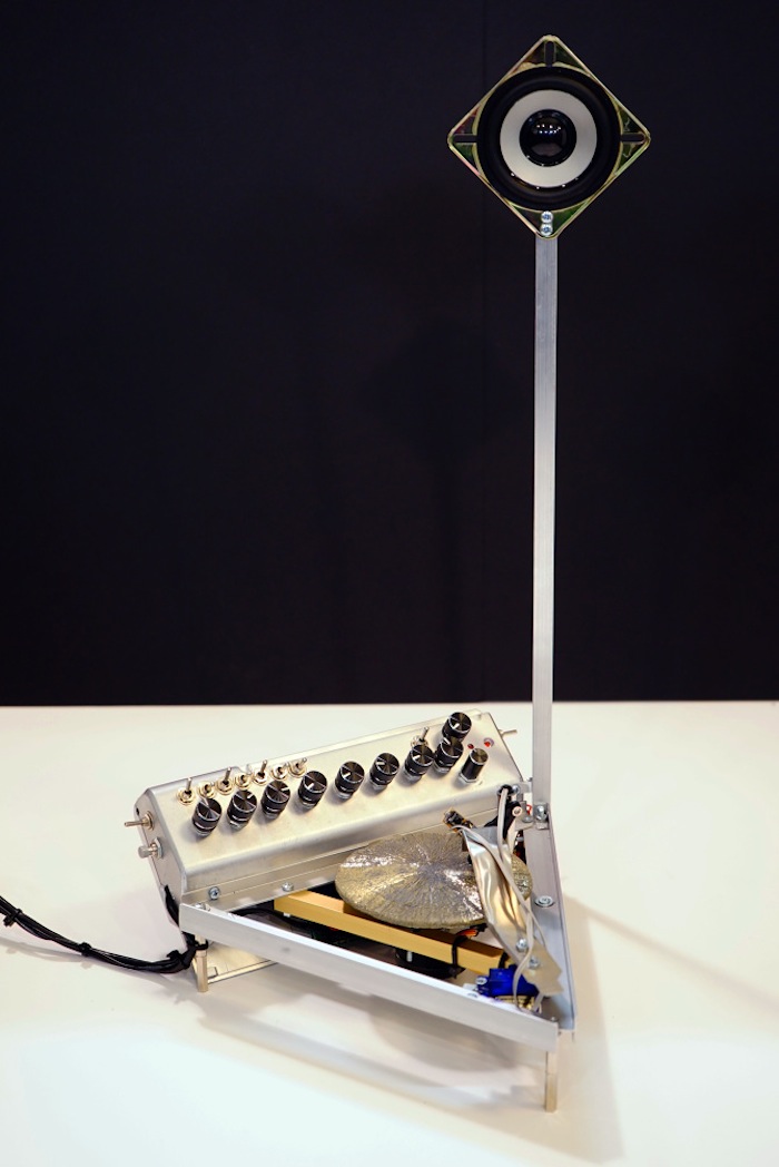 A simple vista parece un gadget sacado de una película futurista de los años 50, pero es una pieza totalmente diferente. Foto: Dmitry Morozov