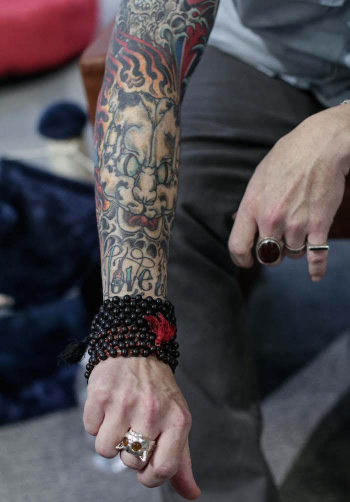 "Lo primero que vemos es un gato con cara de demonio. Pero si miras con detenimiento y lo separas un poco..." Foto: Francisco Cañedo / SinEmbargo