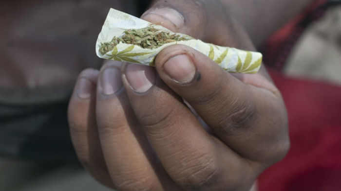 Junto con la euforia, otro efecto reportado frecuentemente en los estudios en seres humanos es el sentirse relajado. Foto: Cuartoscuro