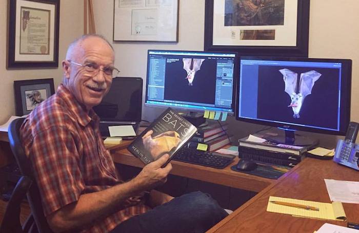 Merlin Turttle, conservacionista dedicado a la protección de los murciélagos. Foto: Facebook / Merlin Tuttle's Bat Conservation