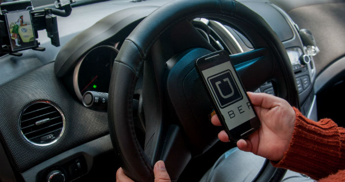 Al percatarse de los hechos, los vecinos de la zona realizaron una llamada a la Cruz Roja para que atendiera al conductor, quien fue trasladado a un hospital de Polanco. Foto: Cuartoscuro