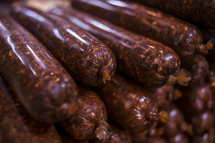 La OMS clasificó a las carnes procesadas de cancerígenas, incluidos todo tipo de embutidos. Foto: Cuartoscuro.