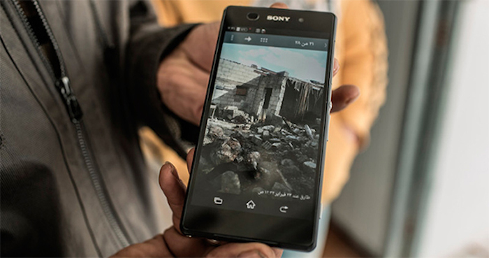 Maamun no sólo arregla teléfonos. También repara la memoria de sus dueños cada vez que recupera un video. Foto: Especial/ TICbeat