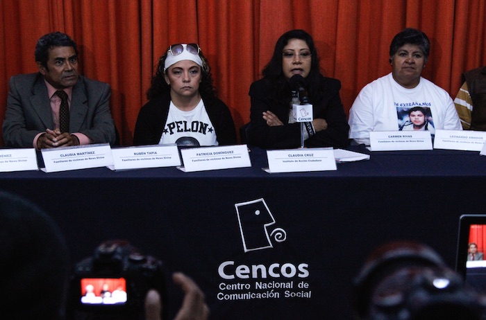 Conferencia padres de víctimas del News Divine Familiares de las victimas del fallido operativo en la discoteca News Divine ofrecieron una conferencia ante medios de comunicación para plantear su postura en contra de Guillermo Zayas quien fue presuntamente uno de los responsables del operativo y que ahora será director de policía de Campeche. Foto: Cuartoscuro