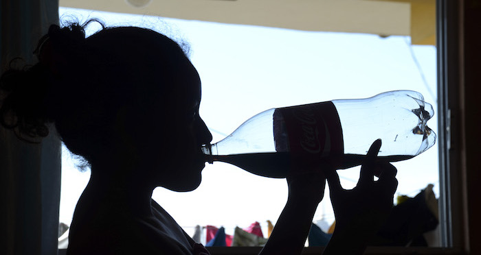 La sustitución de alimentos nutritivos por chatarra derivó en enfermedades no transmisibles en el país. Foto: Cuartoscuro