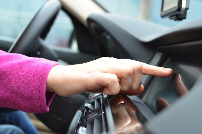 Con las aplicaciones adecuadas, una tablet se puede convertir en una computadora abordo del coche. Foto: Shutterstock