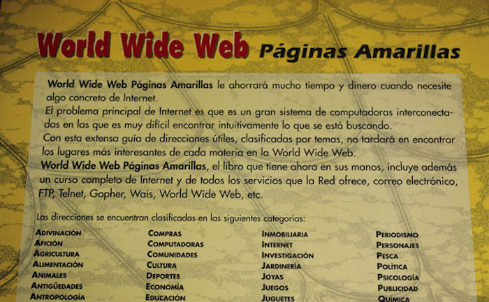 Contraportada de "World Wide Web: Páginas Amarillas". Foto: Cristina Sánchez