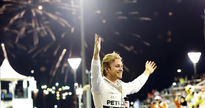 El alemán volvió a imponerse a Hamilton, ahora en la última competencia de la temporada. Foto: EFE