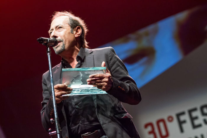 El actor recibió el Premio Alfredo Alcón, en su primera edición, por su trabajo en El Clan. Foto: Facebook