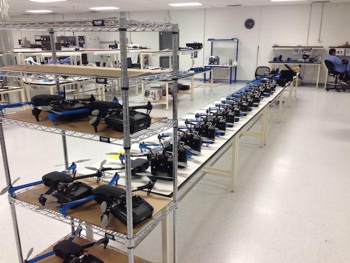 Su línea de producción en Tijuana. Foto: Facebook, Jordi Muñoz