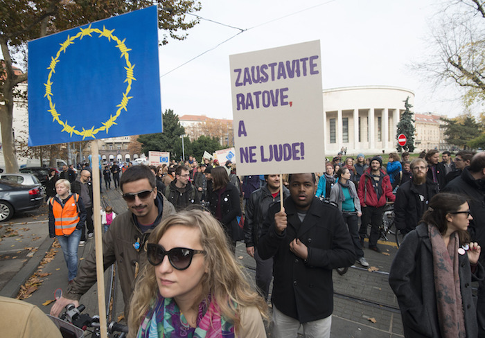 Personas participan durante una protesta antiterrorismo en Zagreb,  Croacia. Foto: Xinhua
