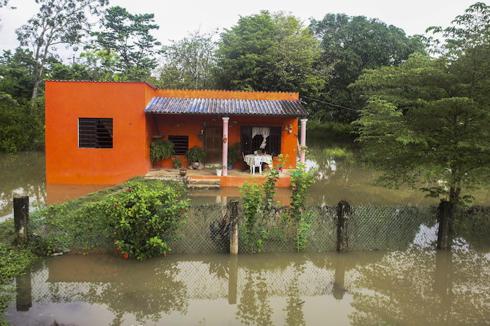 Inundación en Teapa, Tabasco. Foto: Cuartoscuro.