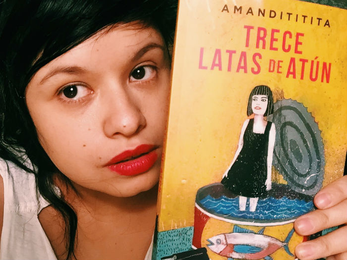 La cantautora sorprende con su auspicioso debut literario. Foto: Especial