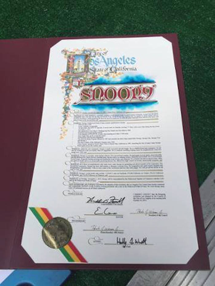 El certificado de la estrella de Snoopy en el Paseo de la Fama. Foto: Facebook, Hollywood Walk of Fame