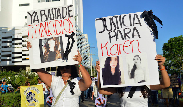 Marchan para exigir justicia por Karen, la universitaria asesinada en Cancún. Cientos repudian feminicidios en Cancún. Foto: Cuartoscuro.