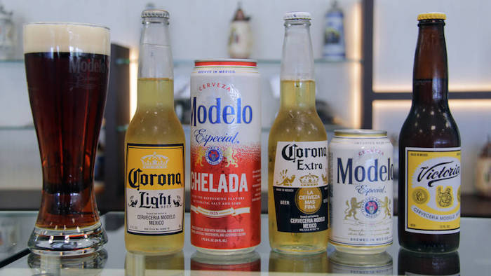 Cinco marcas hechas en Coahuila. De acuerdo a los planes de expansión, en 2017, se estarían produciendo 22 millones diarios de cerveza, situación que preocupa a los habitantes de Zaragoza por el uso del agua. Foto: Luis Salcedo, Vanguardia