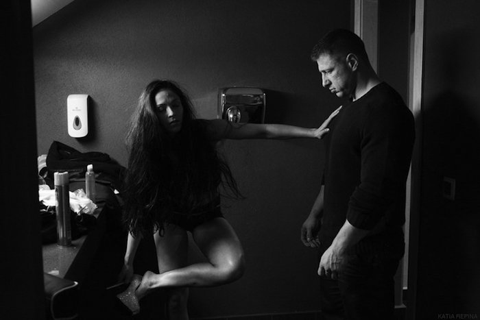 Antes de empezar a trabajar, Marta estaba soltera, pero tenía muchas ganas de tener pareja. Aunque en su vida profesional estaba rodeada de hombres, en su vida personal pasaba la mayor parte del tiempo sola. Llevaba medio año en la industria cuando conoció a su ex novio. Foto: Katia Repina