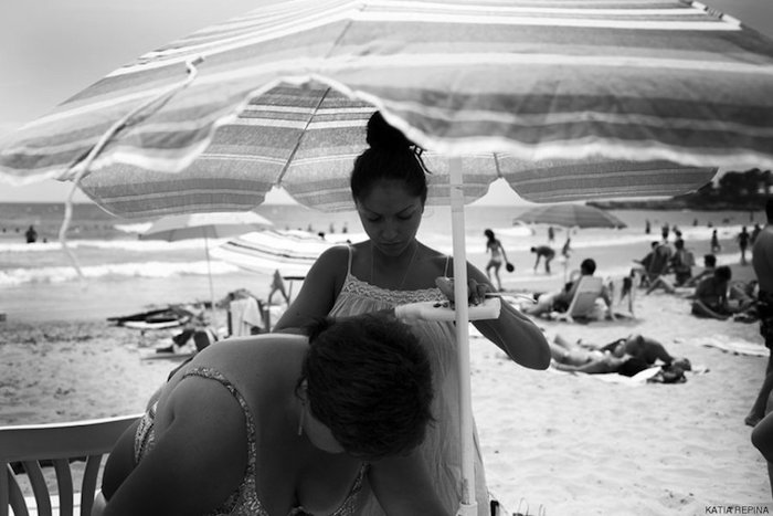 Cuando empezó a trabajar, Marta le contó la decisión a sus padres. Dice que nunca la entenderán ni lo aceptarán, pero la apoyan. "Me quieren y son lo más grande que tengo", cuenta. Foto: Katia Repina