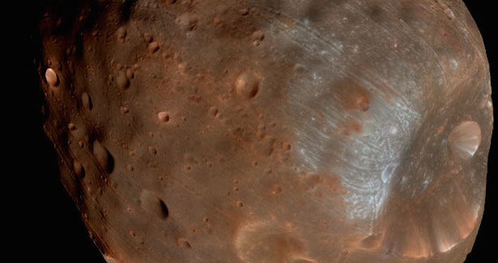 La luna de Marte se rompe poco a poco. Foto: NASA