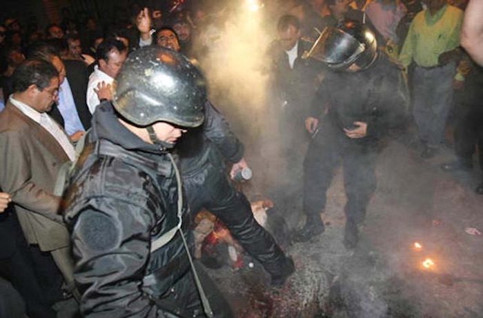 Linchados en el DF Pobladores de San Juan Ixtayopan, en la delegación Tláhuac, lincharon a tres elementos de la Policía Federal Preventina, ocasionandole la muerte a dos de ellos y dejando a uno más gravemente herido. Foto: Cuartoscuro