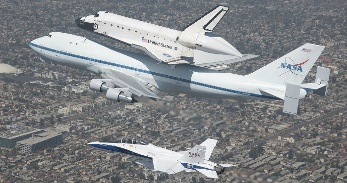 El transbordador hacia su último destino en LA. Foto: Wikimedia.org